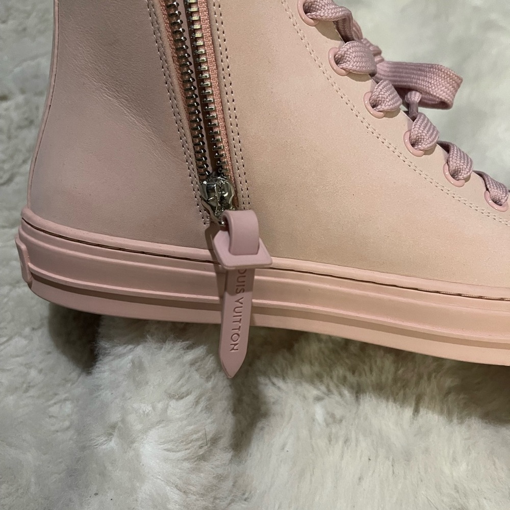 Authentic Louis Vuitton Stellar Leather trainer - Picture 6 of 8